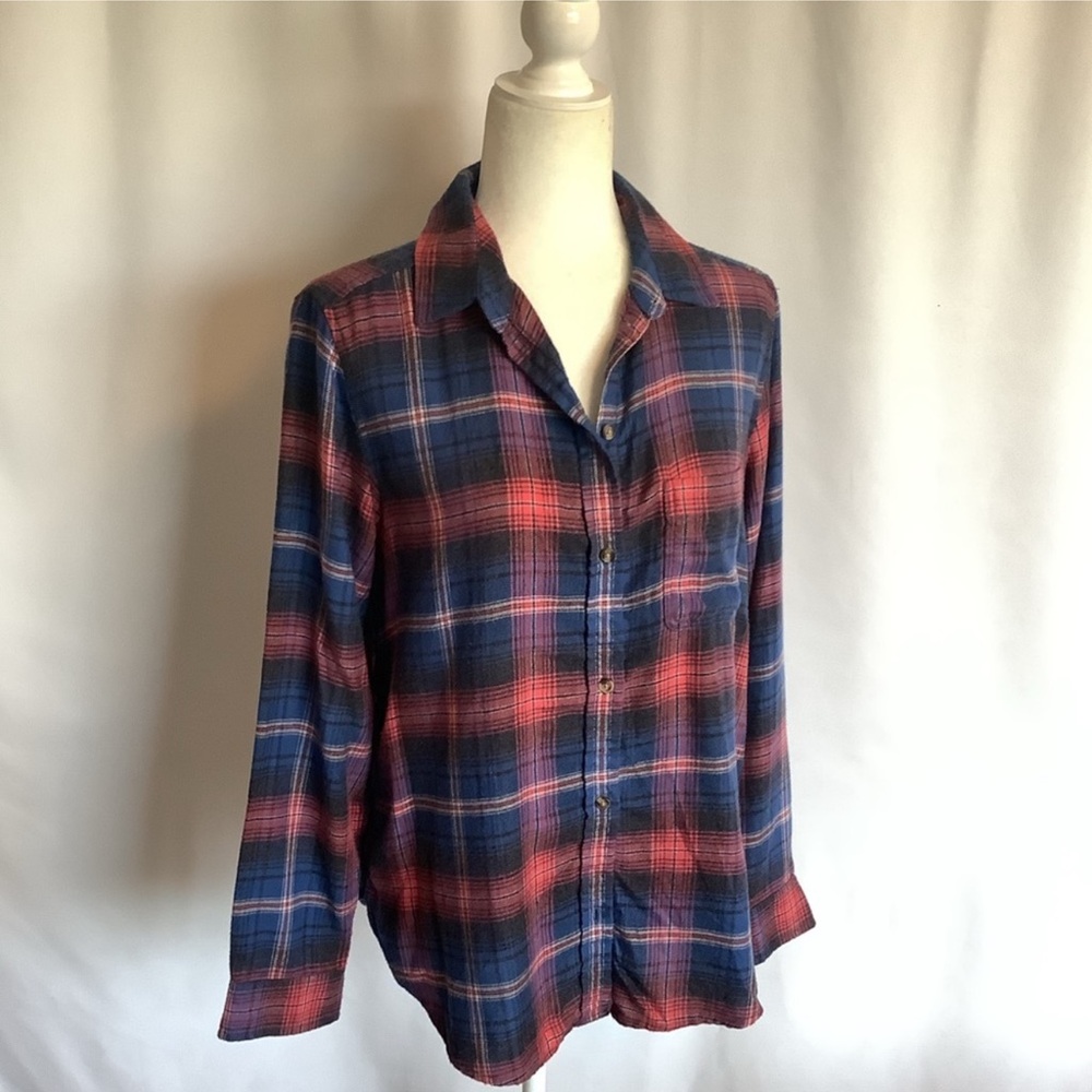 American Eagle Outfitters Red and Blue Plaid Flannel